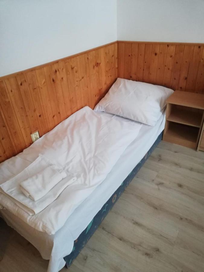 Schlafzimmer der ZAPART-Ferienwohnung in Harrachov