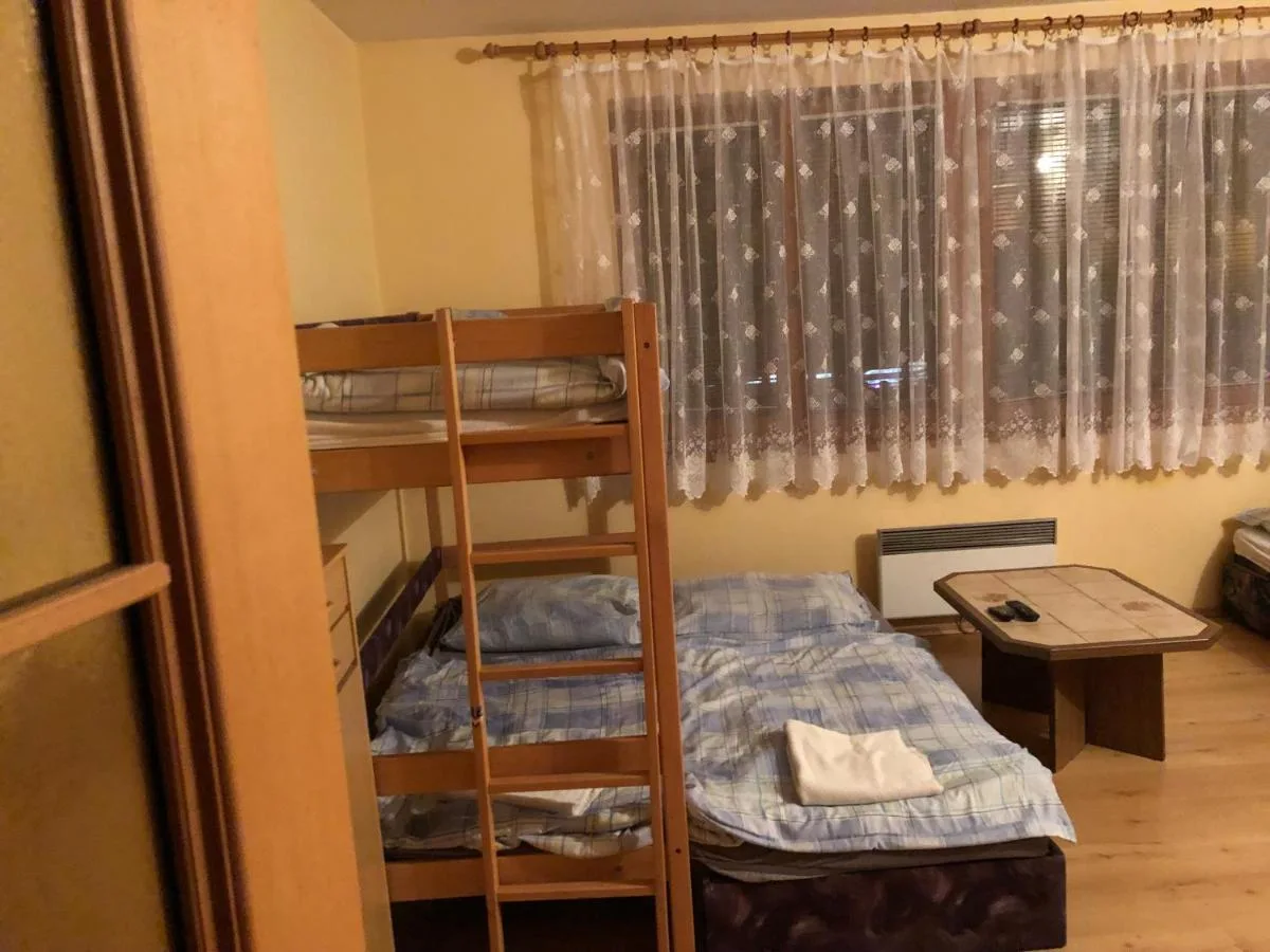 Patrové postele v obytném prostoru apartmánu ZAPART Rokytnice